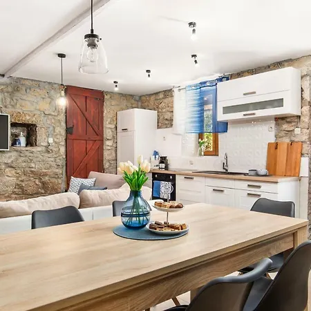 Rural Stankolina Opatija Holiday home *